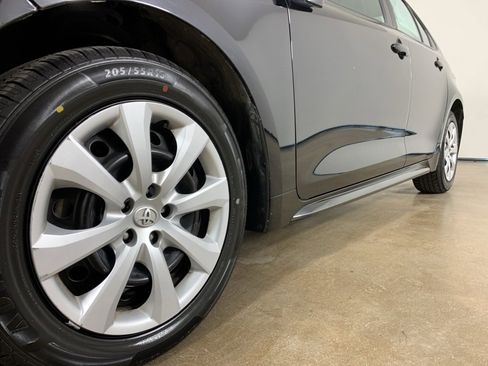 Used 2024 Toyota Corolla LE image 2