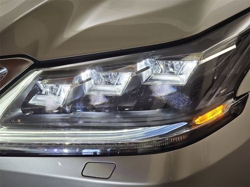 Used 2018 Lexus LX 570 4WD image 35