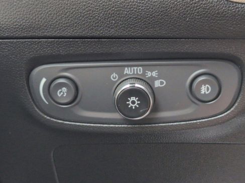 Used 2020 Buick Encore GX Select image 42