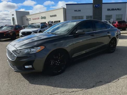 Used 2020 Ford Fusion SE w/ Equipment Group 151A image 4