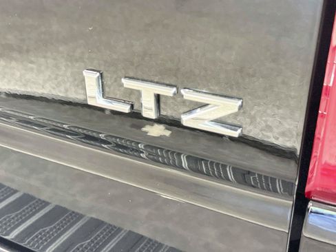 Used 2025 Chevrolet Silverado 1500 LTZ w/ LTZ Premium Package AWD/4WD image 15