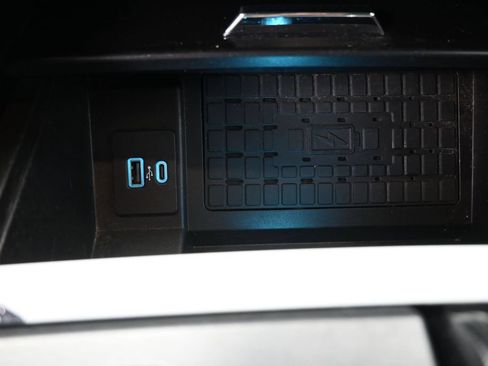 Used 2023 Ford Expedition XLT RWD image 4