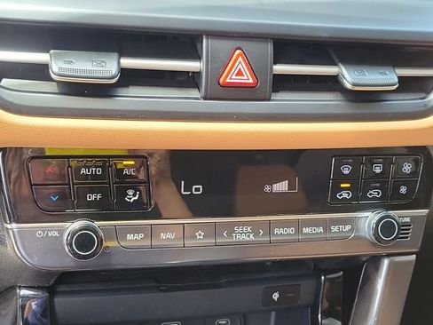 Certified 2024 Kia Seltos EX FWD image 29