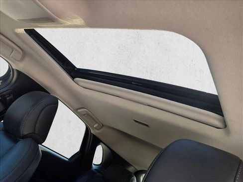 Used 2025 MAZDA CX-30 AWD 2.5 S w/ Preferred Package image 16