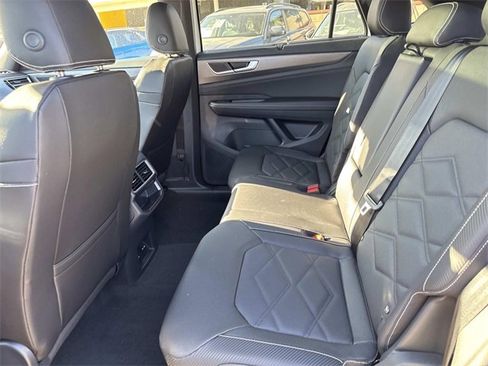 New 2026 Volkswagen Atlas Cross Sport SE image 13