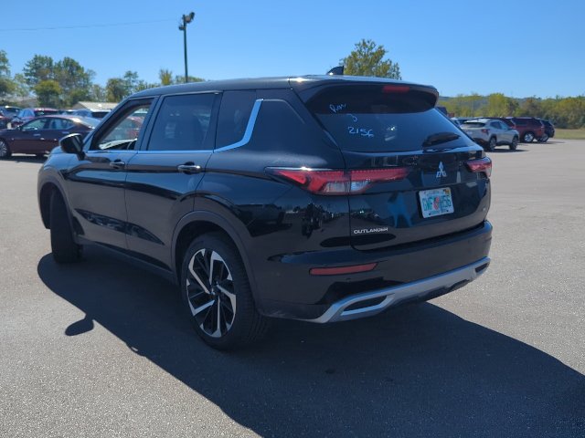 Used 2024 Mitsubishi Outlander AWD image 31