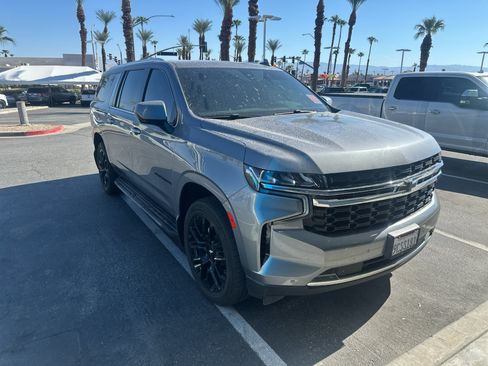 Used 2022 Chevrolet Suburban LS w/ Max Trailering Package AWD/4WD image 4