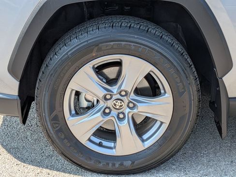 Used 2025 Toyota RAV4 XLE w/ Convenience Package AWD/4WD image 15