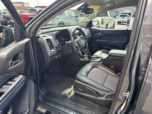 Used 2016 Chevrolet Colorado Z71 AWD/4WD image 2