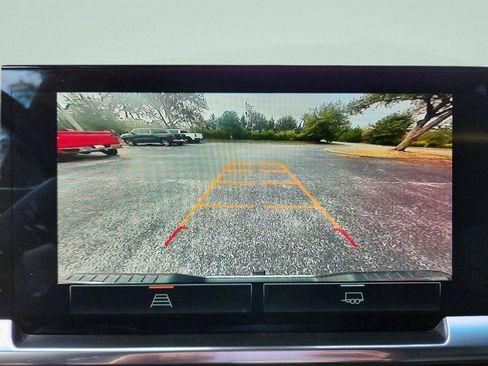 Used 2024 GMC Sierra 1500 SLT image 18