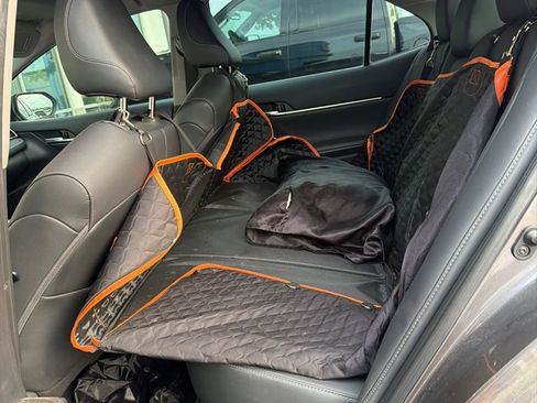 Used 2021 Toyota Camry XSE image 9