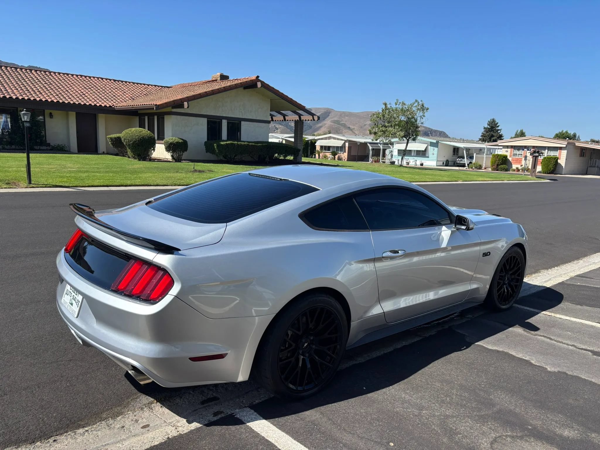 Used 2017 Ford Mustang GT RWD image 6