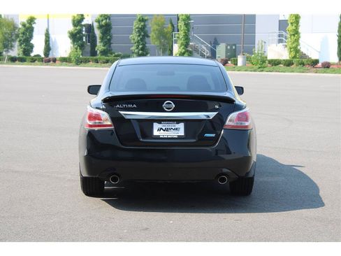 Used 2014 Nissan Altima 2.5 S w/ Sport Value Package FWD image 3