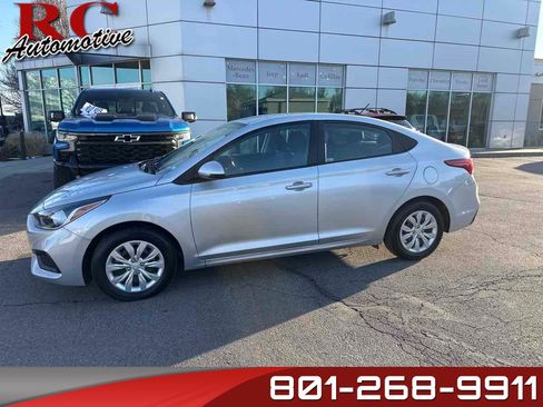 Used 2021 Hyundai Accent SE image 1