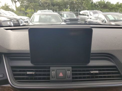 Used 2018 Audi Q5 2.0T Premium w/ Convenience Package image 19