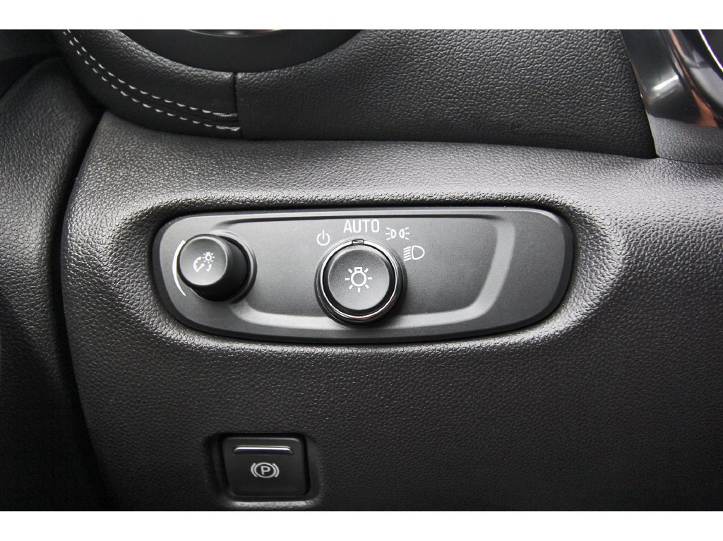 Used 2024 Chevrolet Blazer LT w/ Convenience Package FWD image 19