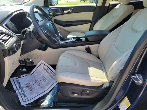 Used 2017 Ford Edge Titanium w/ Equipment Group 301A image 5