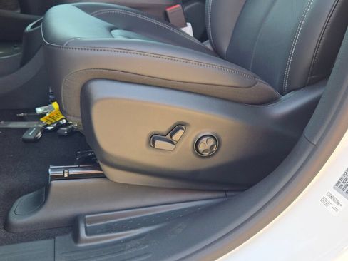 New 2026 Chrysler Pacifica Select FWD image 25
