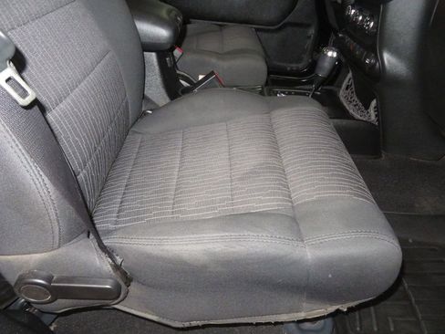 Used 2012 Jeep Wrangler Unlimited Sahara w/ Mopar Chrome Edition Group image 34