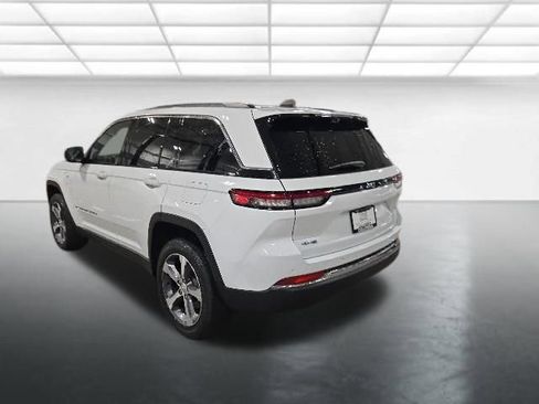Used 2022 Jeep Grand Cherokee Limited 4xe w/ Luxury Tech Group II AWD/4WD image 7