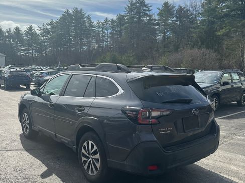 Used 2025 Subaru Outback Premium image 7