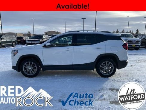 Used 2024 GMC Terrain SLT image 5