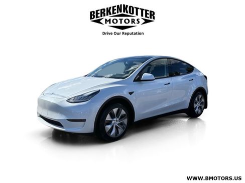 Used 2023 Tesla Model Y AWD image 7