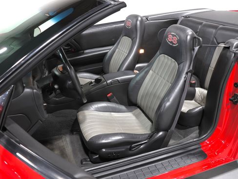 Used 2002 Chevrolet Camaro Z28 w/ SS Performance/Appearance Pkg image 87