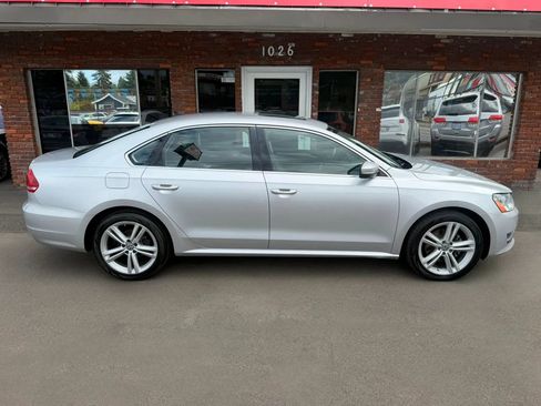 Used 2014 Volkswagen Passat TDI SEL Premium FWD image 2