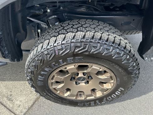 Used 2024 Toyota Tacoma Trailhunter image 26