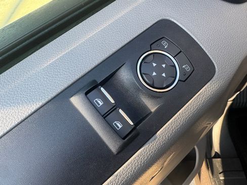 Used 2016 Ford F150 XLT image 12