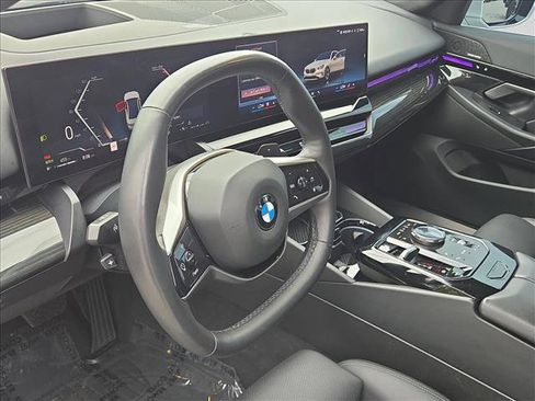 Used 2025 BMW 530i w/ Premium Package RWD image 10