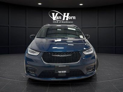 Used 2025 Chrysler Pacifica Limited