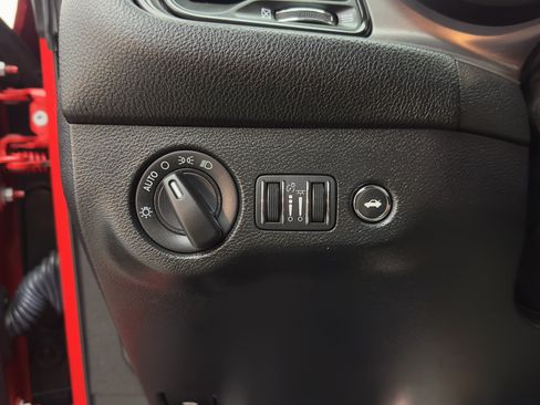Used 2023 Dodge Challenger SXT RWD image 16