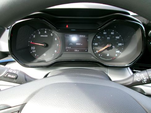 New 2026 Chevrolet Trax LS w/ LS Convenience Package FWD image 17