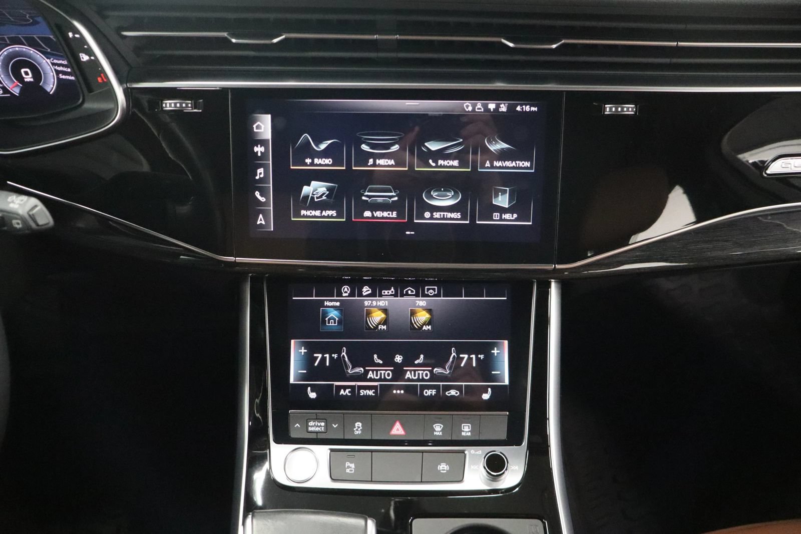 Used 2020 Audi Q7 3.0T Premium w/ Convenience Package AWD/4WD image 34