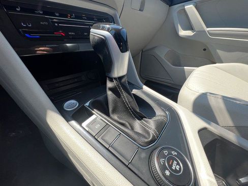 Certified 2023 Volkswagen Tiguan SE AWD/4WD image 17