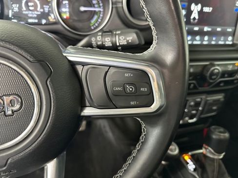 Used 2023 Jeep Wrangler Unlimited Sahara w/ Cold Weather Group image 16