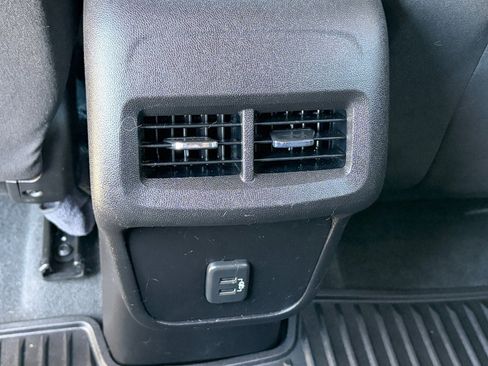 Used 2019 Chevrolet Equinox LT image 14