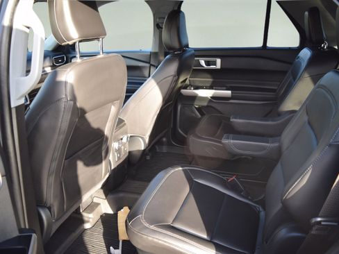 Certified 2023 Ford Explorer XLT w/ Equipment Group 202A image 7