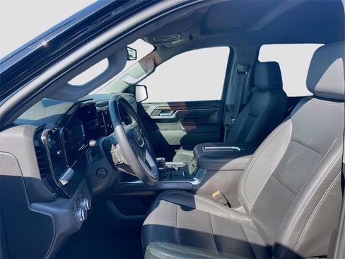 Used 2022 GMC Sierra 1500 SLT image 11