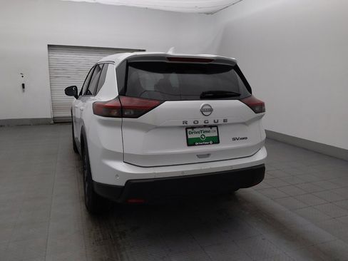 Used 2024 Nissan Rogue SV image 6
