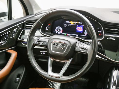 Used 2021 Audi Q7 3.0T Premium Plus w/ Premium Plus Package AWD/4WD image 16