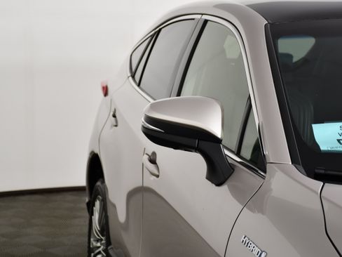 Used 2021 Toyota Venza Limited AWD/4WD image 13