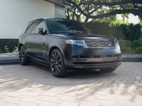 Used 2024 Land Rover Range Rover SV AWD/4WD image 13