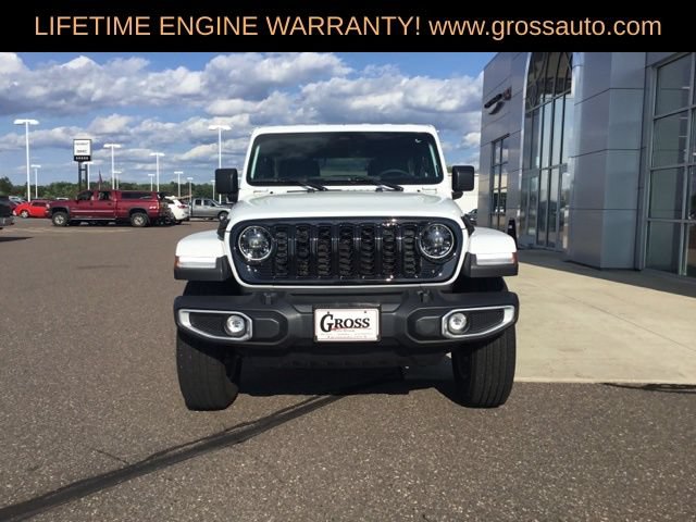 Used 2026 Jeep Wrangler Unlimited Sahara AWD/4WD image 3