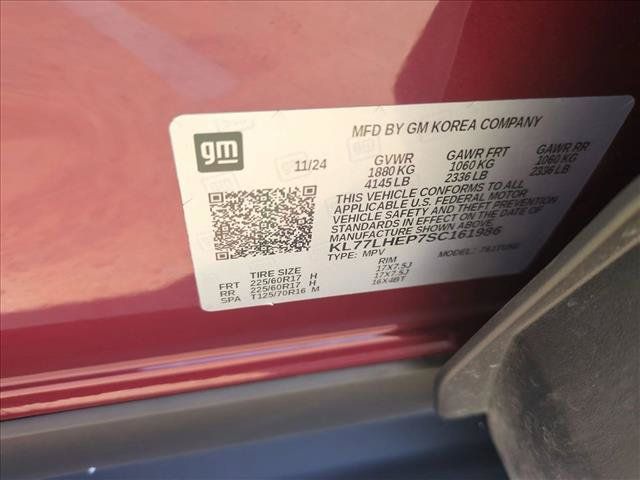 Used 2025 Chevrolet Trax LT FWD image 23