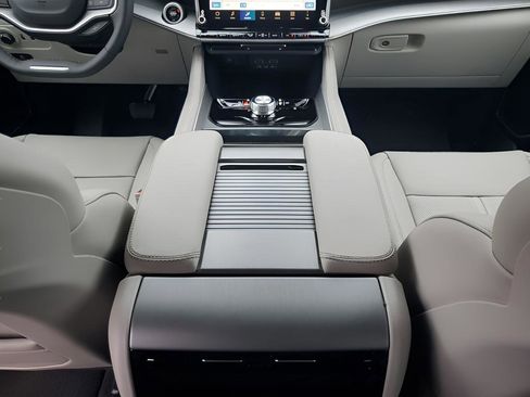 New 2026 Jeep Grand Wagoneer L 2WD image 23