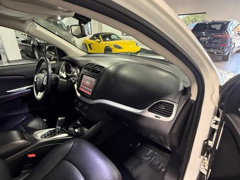 Used 2018 Dodge Journey GT AWD/4WD image 25