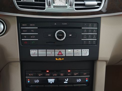 Used 2016 Mercedes-Benz E 350 4MATIC Wagon w/ Premium Package image 20